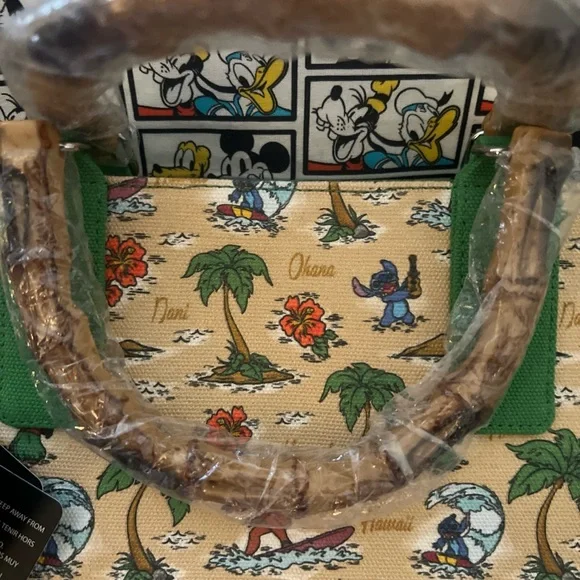 Loungefly Disney Lilo & Stitch Beach Scenes Allover Print Canvas Tote Bag NWT - Picture 5 of 9